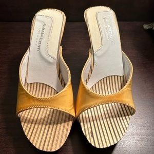NEVER WORN Italian Heels, Size EUR 35
